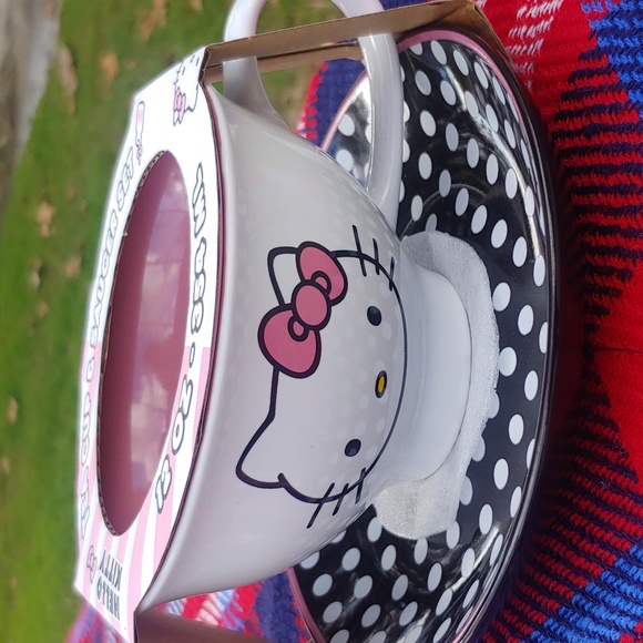💓Hello Kitty 12oz Precious Tea Cup & Saucer Set 🌺☕ - Picture 4 of 16